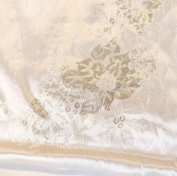 Beautiful Satin Christmas Banner Wall Hanging .Decor - Picture 4 of 4